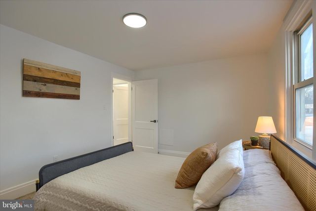 3711 WALNUT ST, Harrisburg, PA 17109