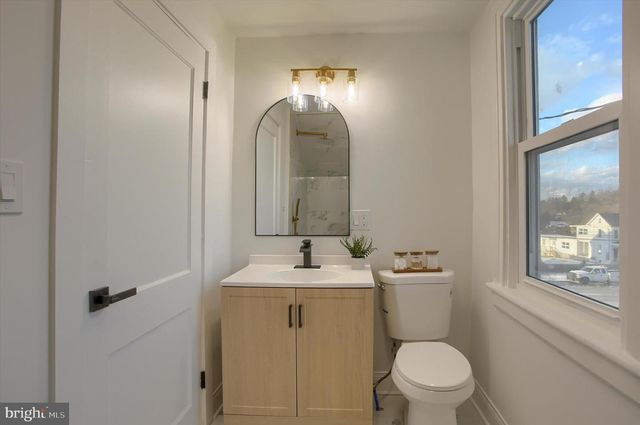 3711 WALNUT ST, Harrisburg, PA 17109