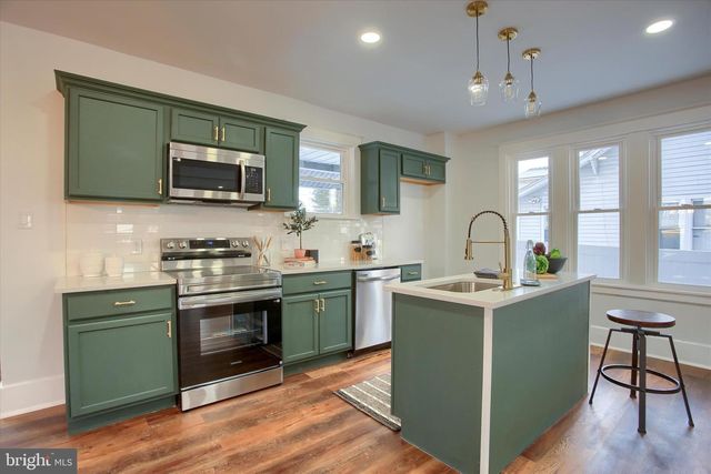 3711 WALNUT ST, Harrisburg, PA 17109