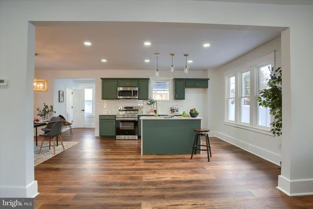 3711 WALNUT ST, Harrisburg, PA 17109