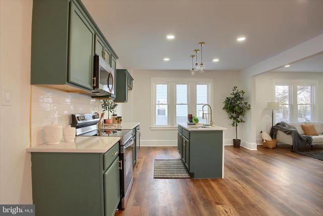 3711 WALNUT ST, Harrisburg, PA 17109