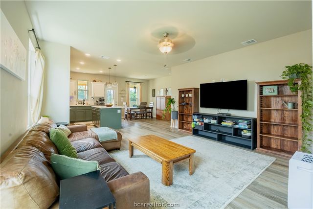 2390 Lightfoot Lane, Bryan, TX 77803