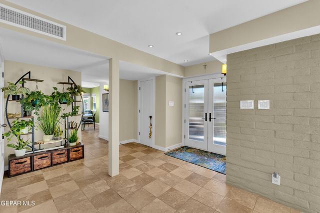 9900 FENWAY Drive, El Paso, TX 79925