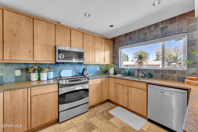 9900 FENWAY Drive, El Paso, TX 79925