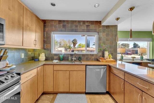 9900 FENWAY Drive, El Paso, TX 79925