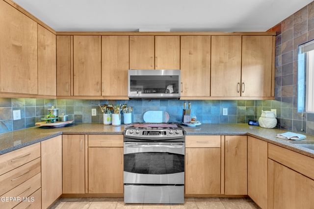 9900 FENWAY Drive, El Paso, TX 79925