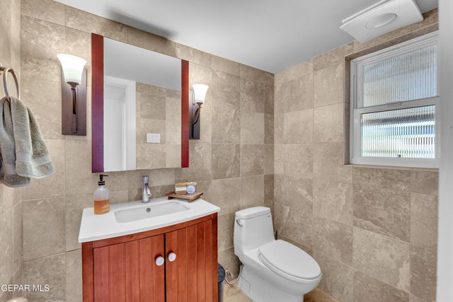 9900 FENWAY Drive, El Paso, TX 79925