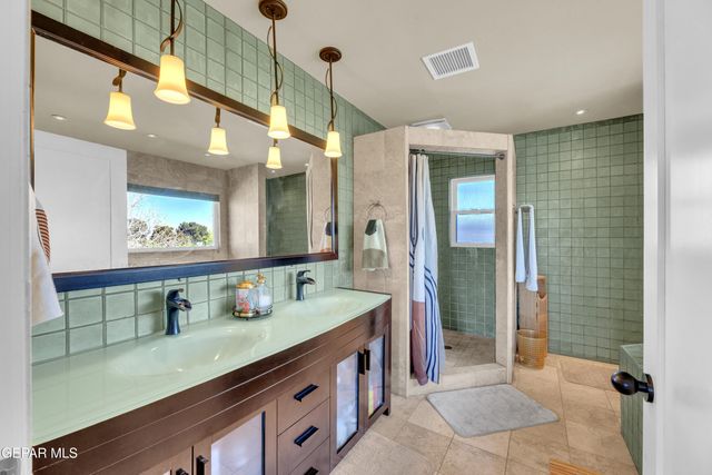 9900 FENWAY Drive, El Paso, TX 79925