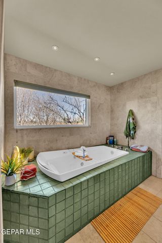 9900 FENWAY Drive, El Paso, TX 79925