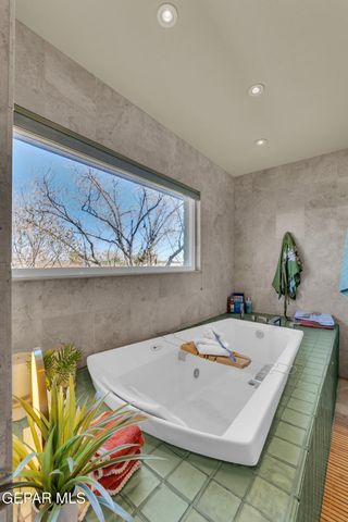 9900 FENWAY Drive, El Paso, TX 79925