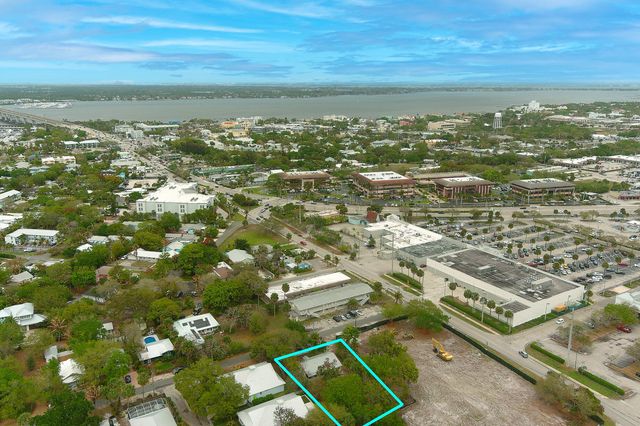 521 SW Halpatiokee Street, Stuart, FL 34994