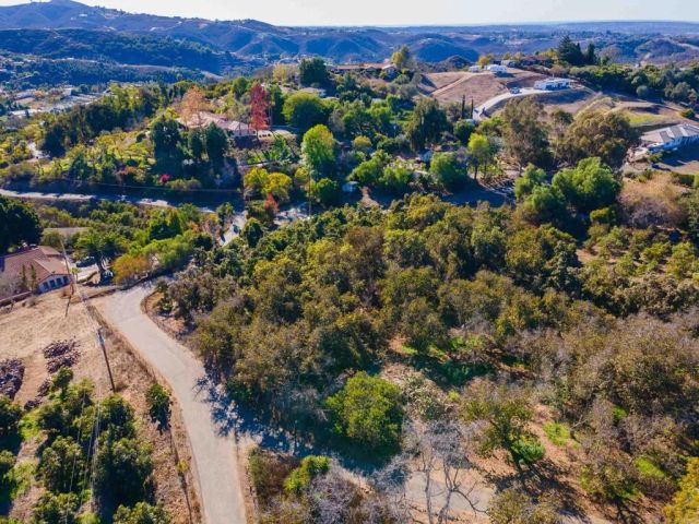 33 Calle De Las Piedras, Bonsall, CA 92003