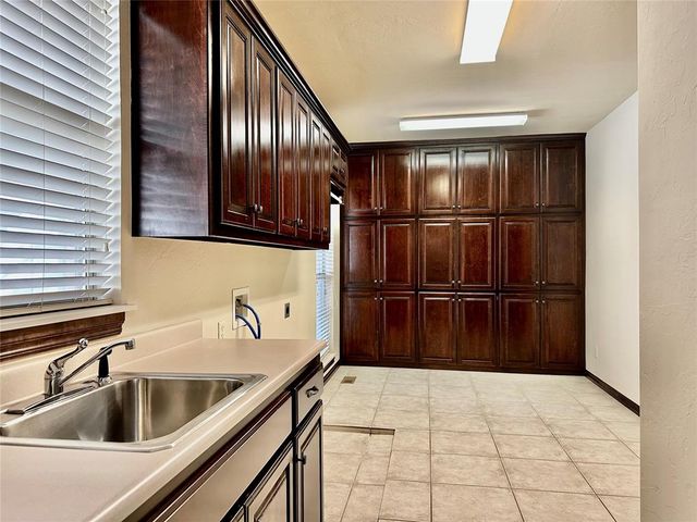 3000 NW 160th Street, Edmond, OK 73013