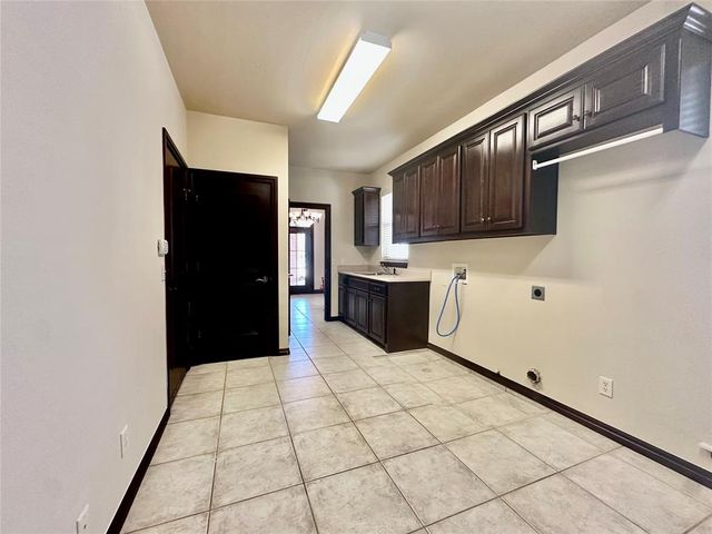 3000 NW 160th Street, Edmond, OK 73013