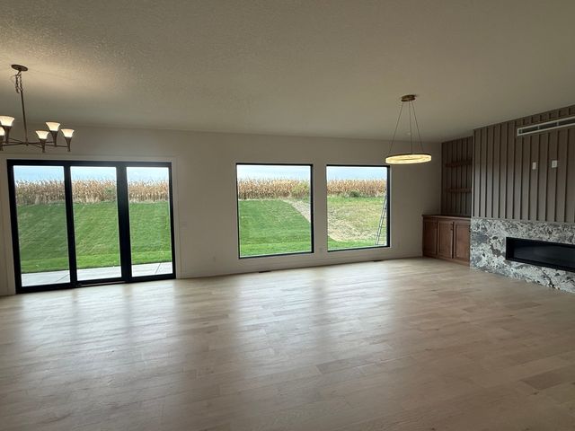 6382 Pelican Street, Bettendorf, IA 52722