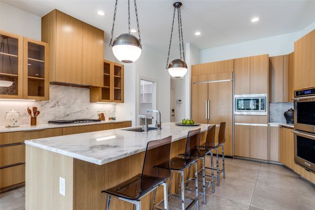 3918 Rochelle Drive, Dallas, TX 75220