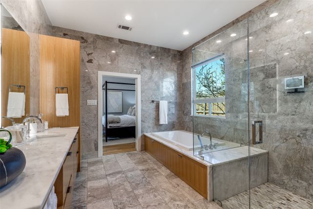 3918 Rochelle Drive, Dallas, TX 75220