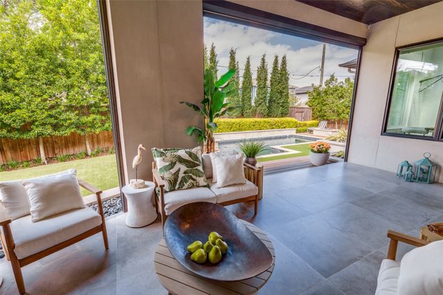 3918 Rochelle Drive, Dallas, TX 75220