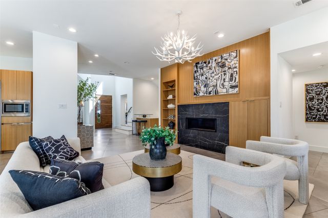 3918 Rochelle Drive, Dallas, TX 75220