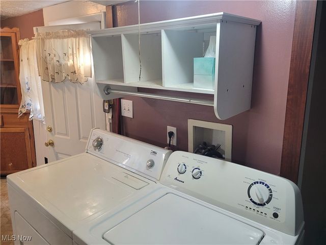 2884 Barder Avenue SE, Warren, OH 44484