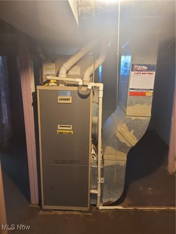 2884 Barder Avenue SE, Warren, OH 44484