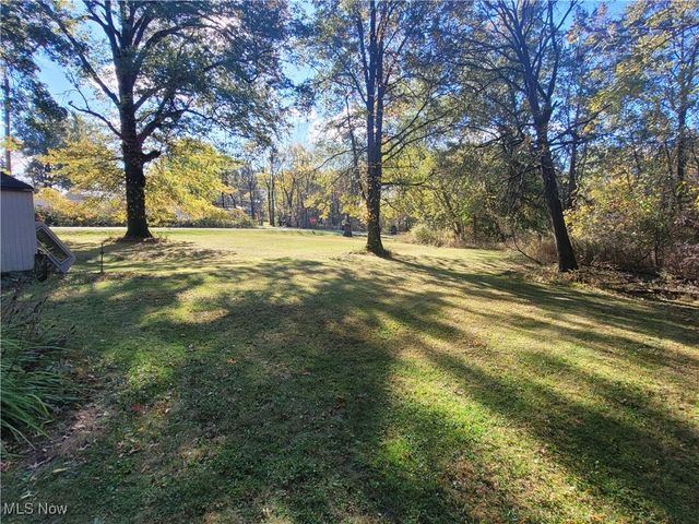 2884 Barder Avenue SE, Warren, OH 44484