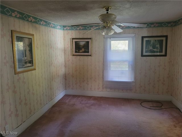 2884 Barder Avenue SE, Warren, OH 44484