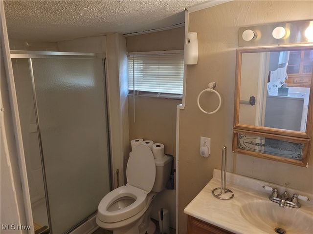 2884 Barder Avenue SE, Warren, OH 44484