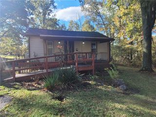 2884 Barder Avenue SE, Warren, OH 44484