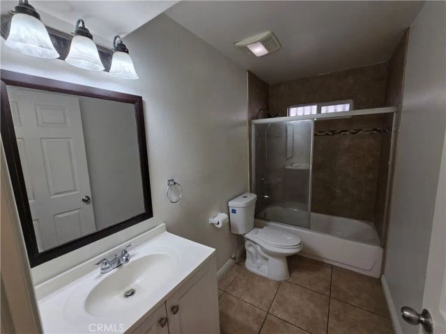 10218 S San Pedro, Los Angeles, CA 90003