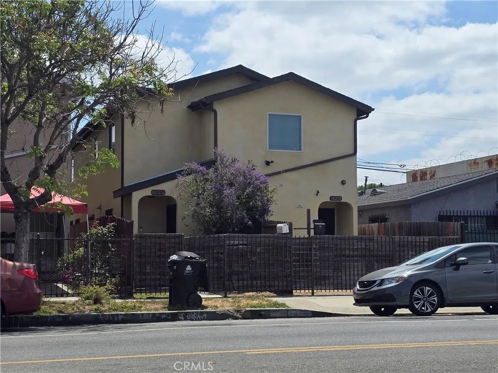 10218 S San Pedro, Los Angeles, CA 90003
