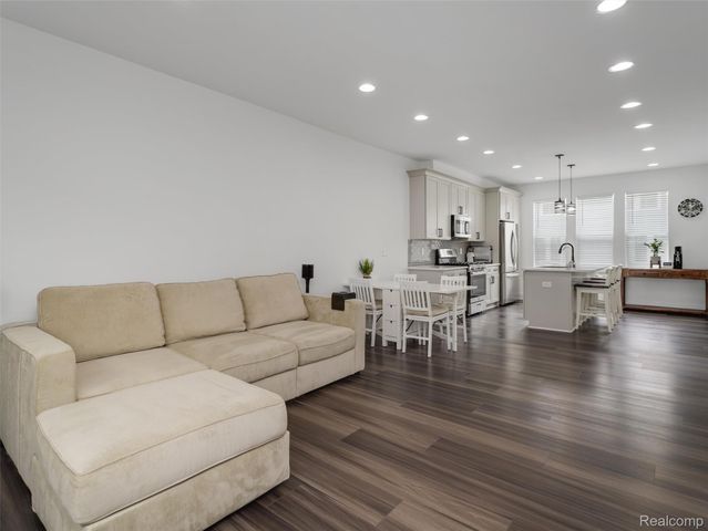 2926 Artemis Drive, Troy, MI 48085