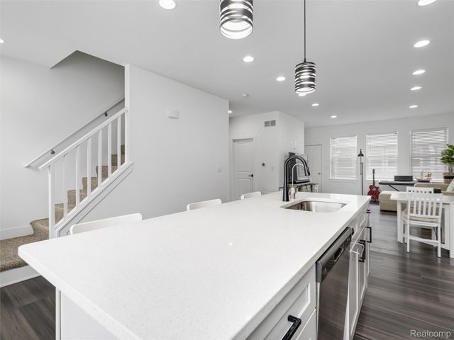 2926 Artemis Drive, Troy, MI 48085