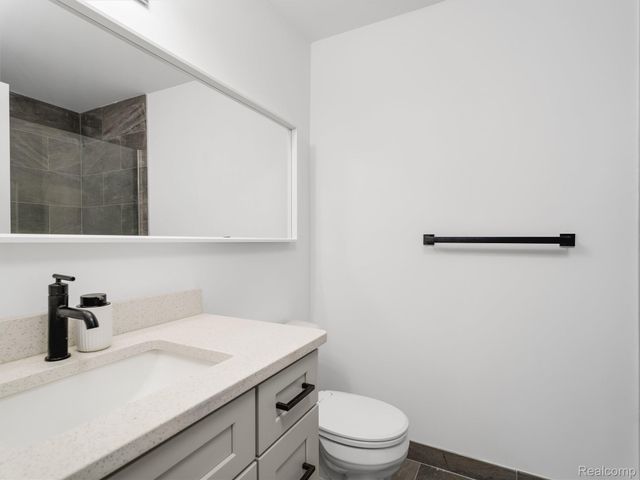 2926 Artemis Drive, Troy, MI 48085