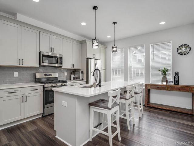 2926 Artemis Drive, Troy, MI 48085