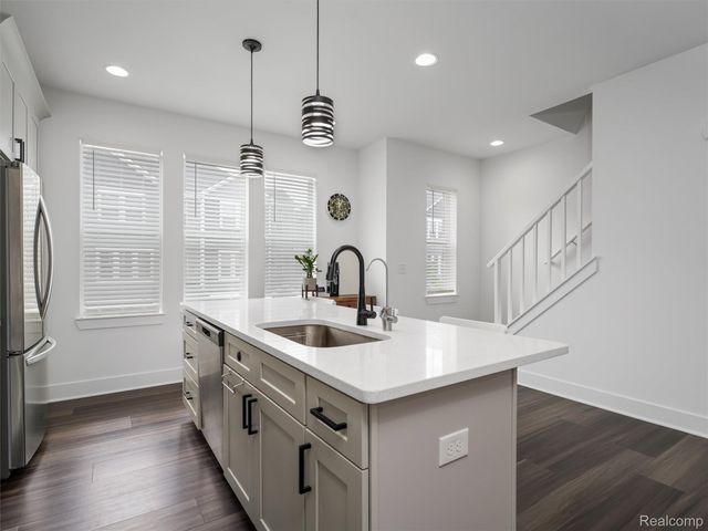 2926 Artemis Drive, Troy, MI 48085