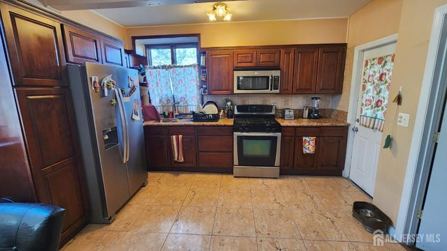 23 Russell Avenue, Edison, NJ 08817