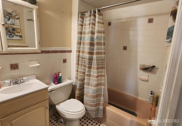 23 Russell Avenue, Edison, NJ 08817