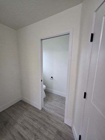 2032 E Pershing Avenue, Visalia, CA 93292