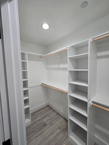 2032 E Pershing Avenue, Visalia, CA 93292