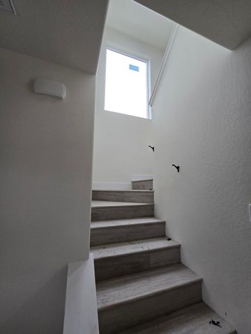 2032 E Pershing Avenue, Visalia, CA 93292