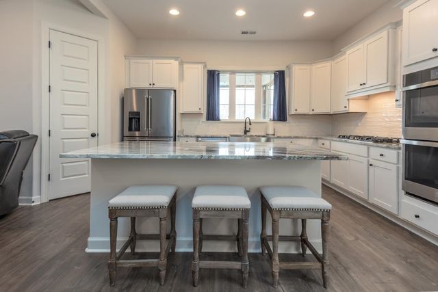 410 VALLEY FORGE LN, Rossville, TN 38066