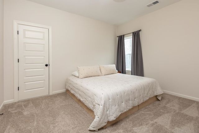 410 VALLEY FORGE LN, Rossville, TN 38066