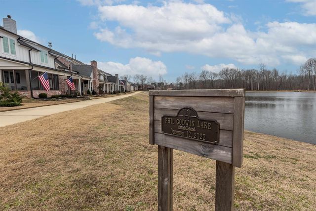 410 VALLEY FORGE LN, Rossville, TN 38066