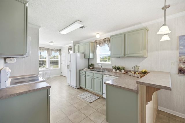 2 HOLLAND DRIVE 39E, Punta Gorda, FL 33950