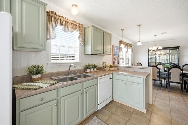 2 HOLLAND DRIVE 39E, Punta Gorda, FL 33950