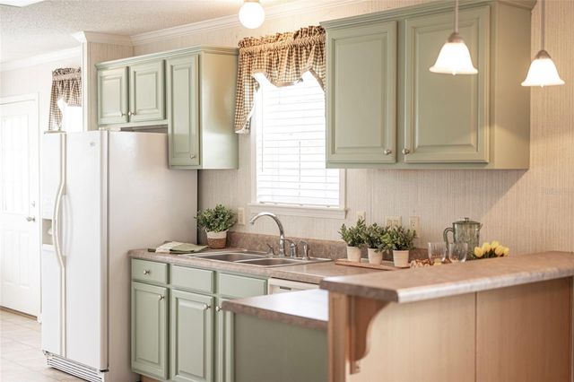 2 HOLLAND DRIVE 39E, Punta Gorda, FL 33950