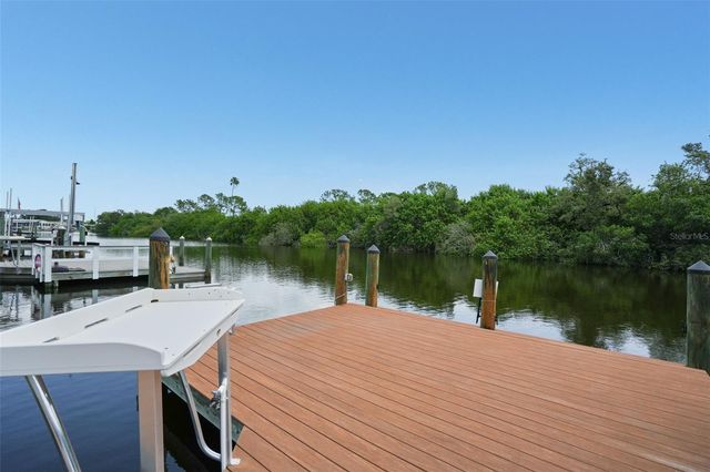 6825 MOUNT ORANGE DRIVE NE 390, St Petersburg, FL 33702