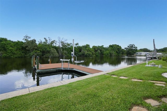 6825 MOUNT ORANGE DRIVE NE 390, St Petersburg, FL 33702