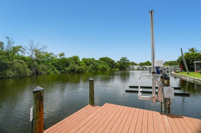 6825 MOUNT ORANGE DRIVE NE 390, St Petersburg, FL 33702